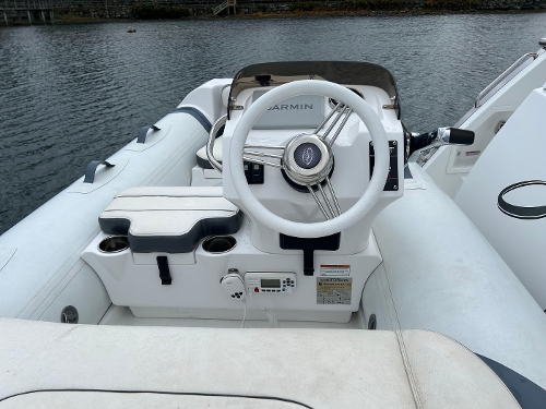 2019 Cruisers Yachts 54 Fly, 