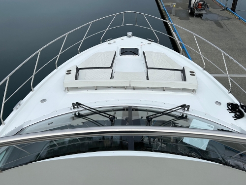 2019 Cruisers Yachts 54 Fly, 