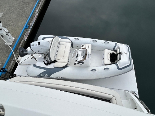 2019 Cruisers Yachts 54 Fly, 