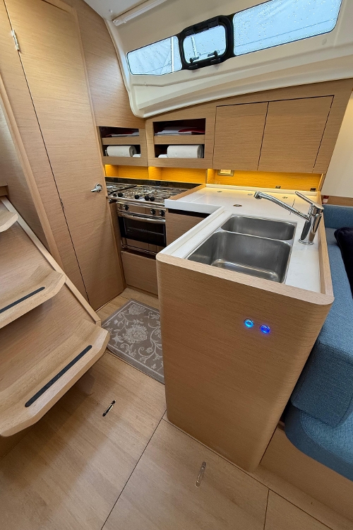 2023 Jeanneau Sun Odyssey 380, 