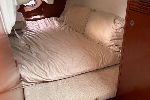 2012 Beneteau Oceanis 31 , Aft Stateroom