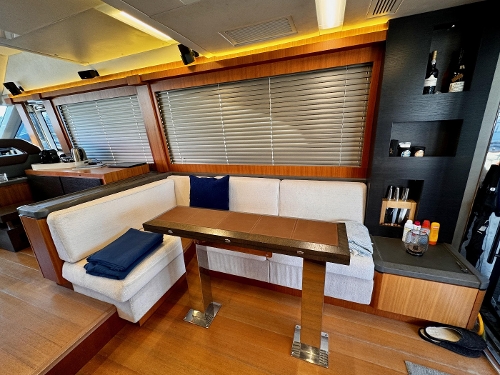 2013 Monte Carlo Yachts MCY 65, Dining Area