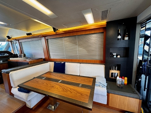 2013 Monte Carlo Yachts MCY 65, Dining Area