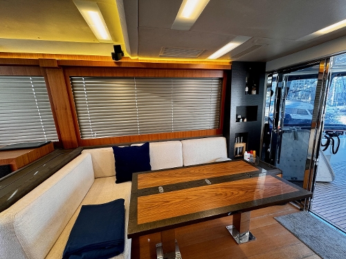 2013 Monte Carlo Yachts MCY 65, Dining Area