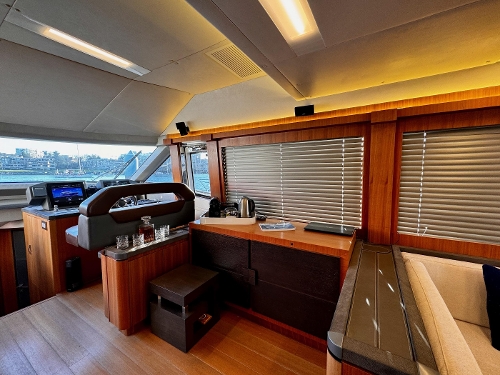 2013 Monte Carlo Yachts MCY 65, Salon Starboard