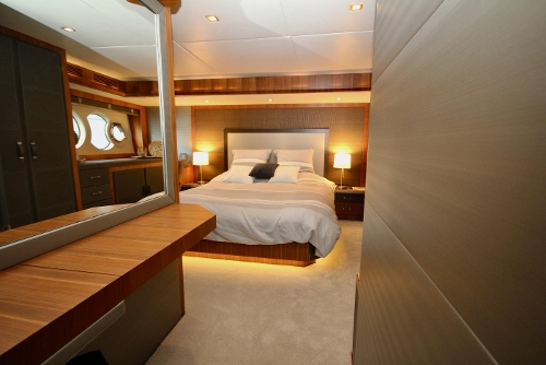 2013 Monte Carlo Yachts MCY 65, Owners' Cabin