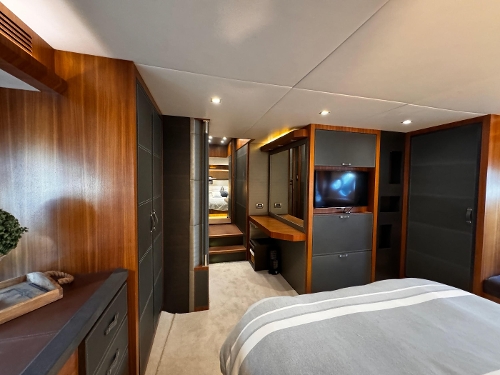 2013 Monte Carlo Yachts MCY 65, Owners' Cabin