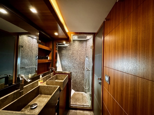 2013 Monte Carlo Yachts MCY 65, Owners' Shower