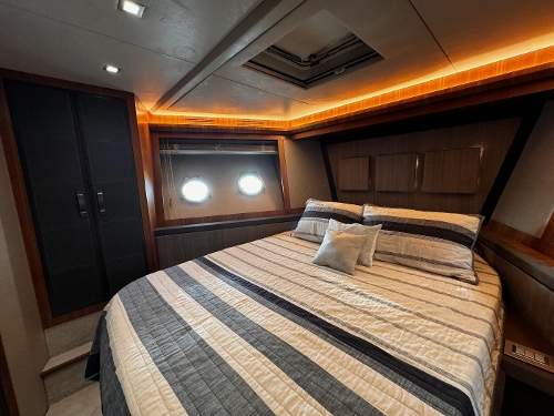 2013 Monte Carlo Yachts MCY 65, VIP Cabin