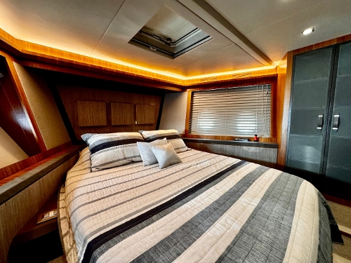 2013 Monte Carlo Yachts MCY 65, VIP Cabin