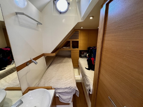 2013 Monte Carlo Yachts MCY 65, Crew Cabin