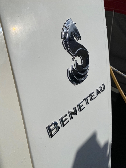 2010 Beneteau Oceanis 40, Transom Logo