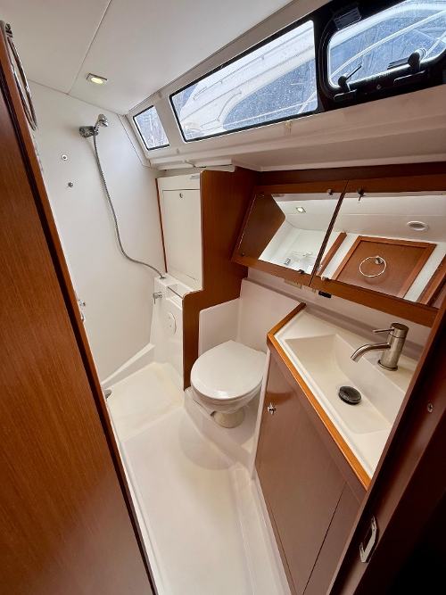 2014 Beneteau Oceanis 45, 